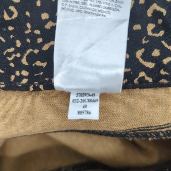 EUC Chico's Reverse Leopard Jeggings Womens US 2 Chicos 00 Faux Pockets - Picture 7 of 7